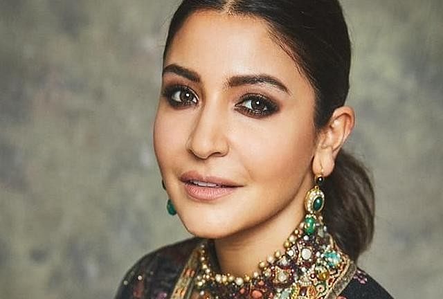 BOLLYWOOD ACTRESSES NECKLACE JEWEL TRENDS