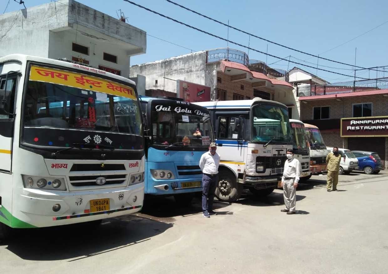 बागेश्वर में कर्फ्यू के दौरान केएमओयू स्टेशन में पसरा सन्नाटा। संवाद न्यूज एजेंसी