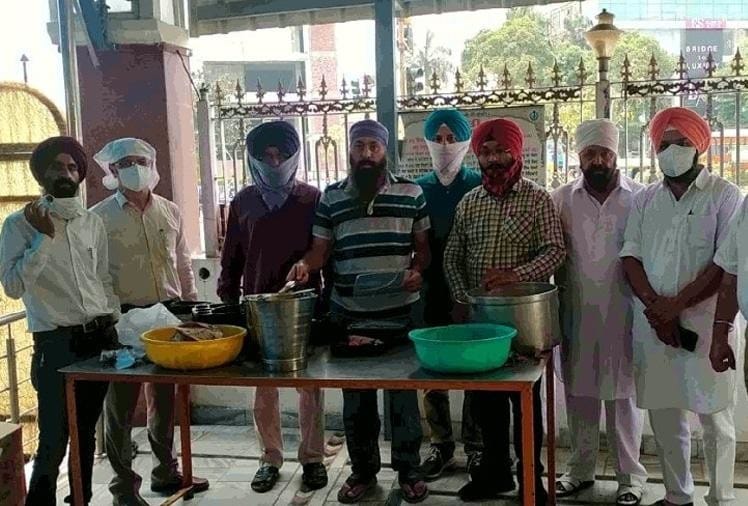 मसीहा : पॉजिटिव मरीजों के दरवाजे तक खाना पहुंचा रही कनाडा की ये संस्था