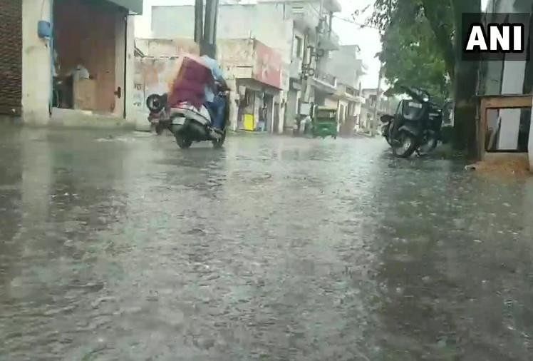 बदला मौसम: पंजाब में रुक रुक कर बारिश, ठंडी हवाओं से तापमान में गिरावट