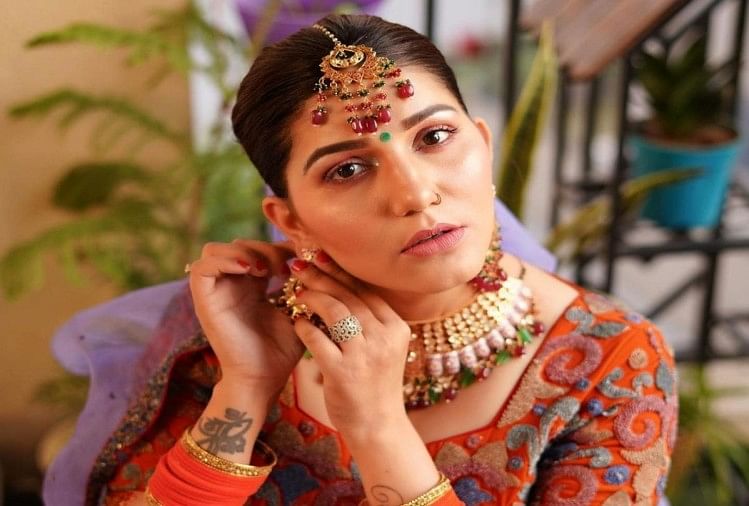 Sapna Choudhary a dansé dans le mariage Agra – Agra : Lors de la cérémonie de mariage, les baraatis ont dansé avec Sapna Choudhary, la vidéo est devenue virale.