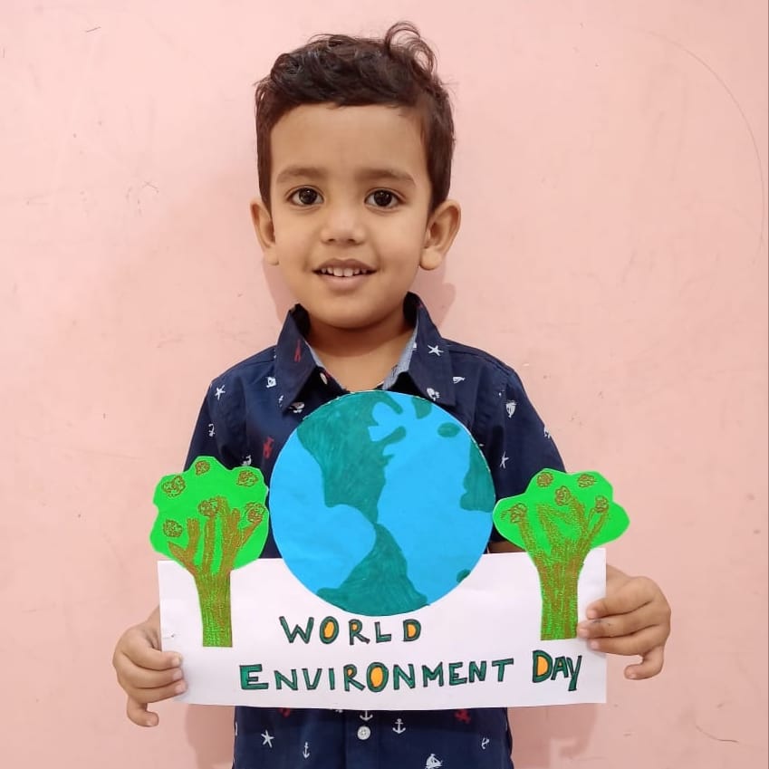 विश्व पर्यावरण दिवस के आनॅलाइन कार्यक्रम में प्रतिभाग करता आईडियल स्कूल का विद्यार्थी। विश्व पर्यावरण दिवस के आनॅलाइन कार्यक्रम में प्रतिभाग करता आईडियल स्कूल का विद्यार्थी।