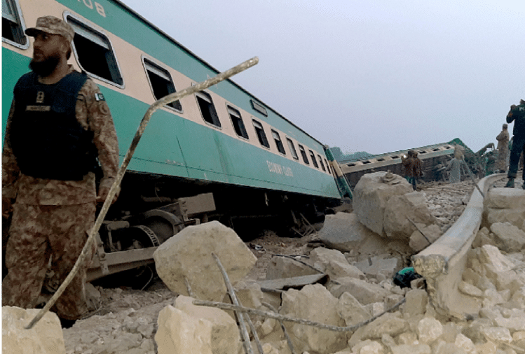 Pakistan train accident