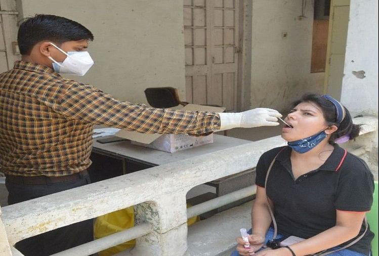 109 New Corona Positive Patients Found In Delhi On Thursday - दिल्ली में दम  तोड़ता कोरोना: गुरुवार को सामने आए 109 नए मामले, आठ की मौत, संक्रमण दर 0.14  फीसदी - Amar Ujala Hindi News Live