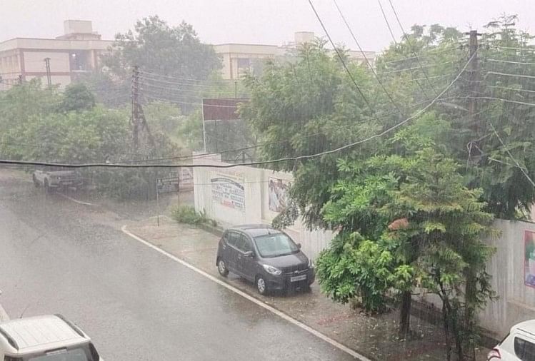 उत्तराखंड : मौसम विभाग ने जारी किया रेड अलर्ट, प्रदेश में आज भारी बारिश के आसार