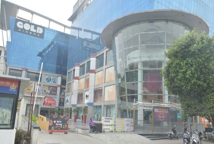Agra Corona met à jour les restaurants et les salles de cinéma ouvriront à moitié leur capacité