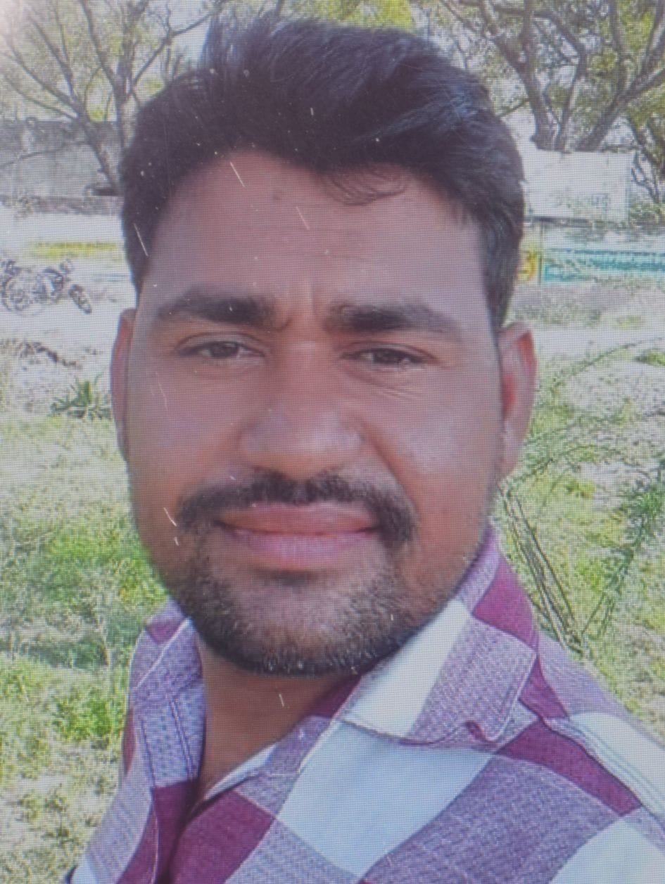-मृतक सुशील का फाइल फोटो -मृतक सुशील का फाइल फोटो