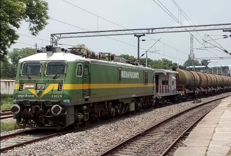 Etawah: Mesin Kereta Barang Gagal, Jalur Turun Terganggu, Jalur Delhi-howrah Berhenti Seperempat Jam
