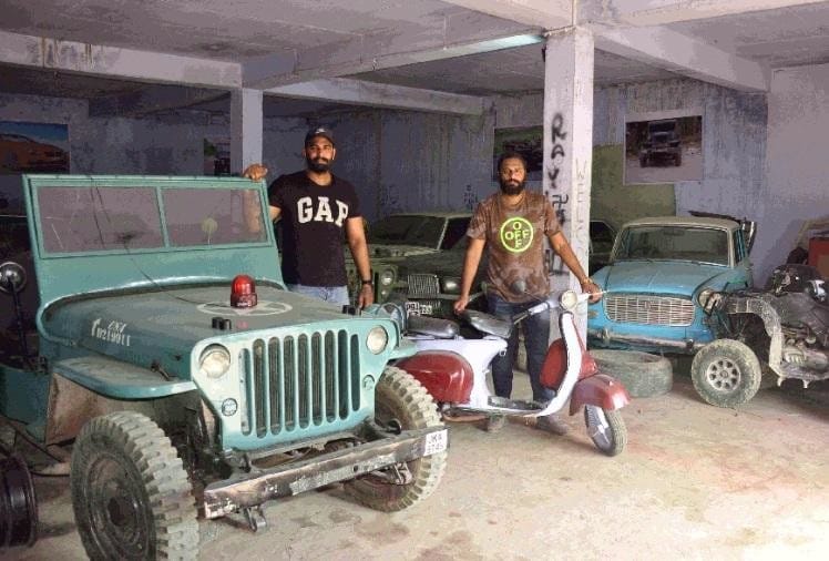 Old Vehicles Changed The Fate Of Two Brothers In Chandigarh - चंडीगढ़: पुरानी गाड़ियों ने बदली इन दो भाइयों की किस्मत, बॉलीवुड में भी दिवानगी, फिल्मों में हो रहीं इस्तेमाल - Vimarsana News