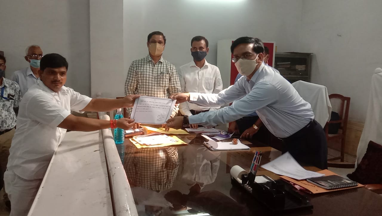 मिर्जापुर में जिला पंचायत अध्यक्ष पद पर भाजपा प्रत्याशी राजू कन्नौजिया की जीत 