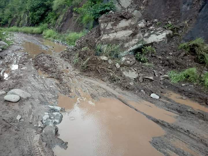 कोटरांका से खवास सड़क मार्ग खस्ता