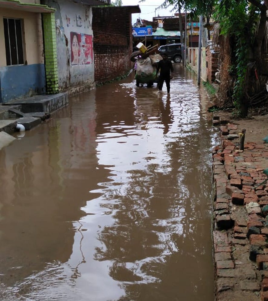 नांगलसोती के गांव हरचंदपुर में जलभराव।