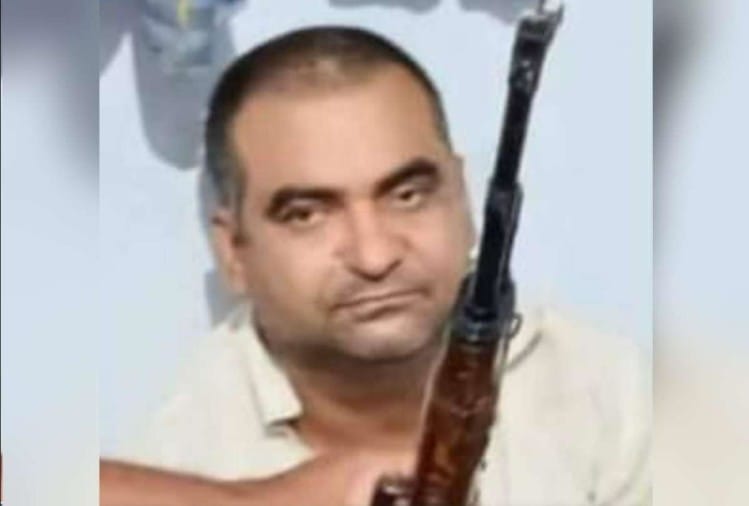 देवरिया: बिहार का कुख्यात माफिया मुन्ना मिश्रा गिरफ्तार, बदमाश पर दो लाख का था इनाम माफिया मुन्ना मिश्रा