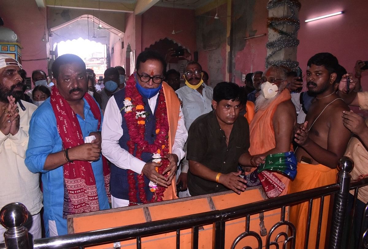 Bsp National General Secretary Satish Chandra Mishra Reached Ayodhya -  अयोध्या: बसपा के राष्ट्रीय महासचिव सतीश चंद्र मिश्रा पहुंचे रामनगरी, रामलला  के दरबार में लगाई ...
