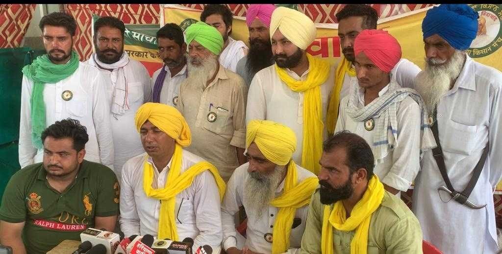 किसान नेता प्रहलाद सिंह भारूखेड़ा प्रेस कांफेस में जानकारी देते हुए।