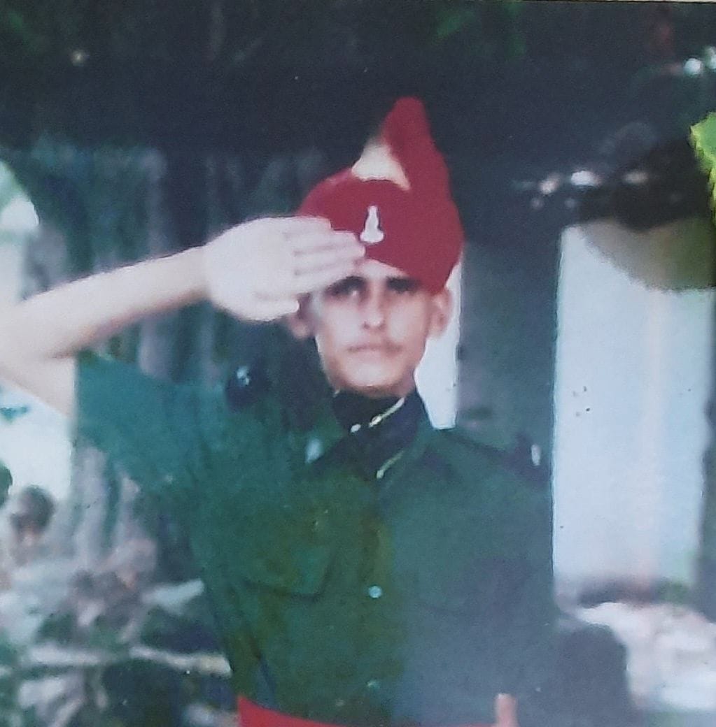 शहीद नरेश सिंह का फाइल फोटो शहीद नरेश सिंह का फाइल फोटो