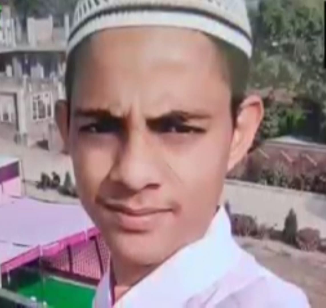 मृतक जीशान की फाइल फोटो।