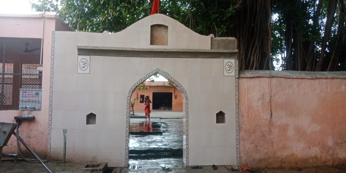 खट्टाप्रहलादपुर गांव स्थित महेश मंदिर खट्टाप्रहलादपुर गांव स्थित महेश मंदिर