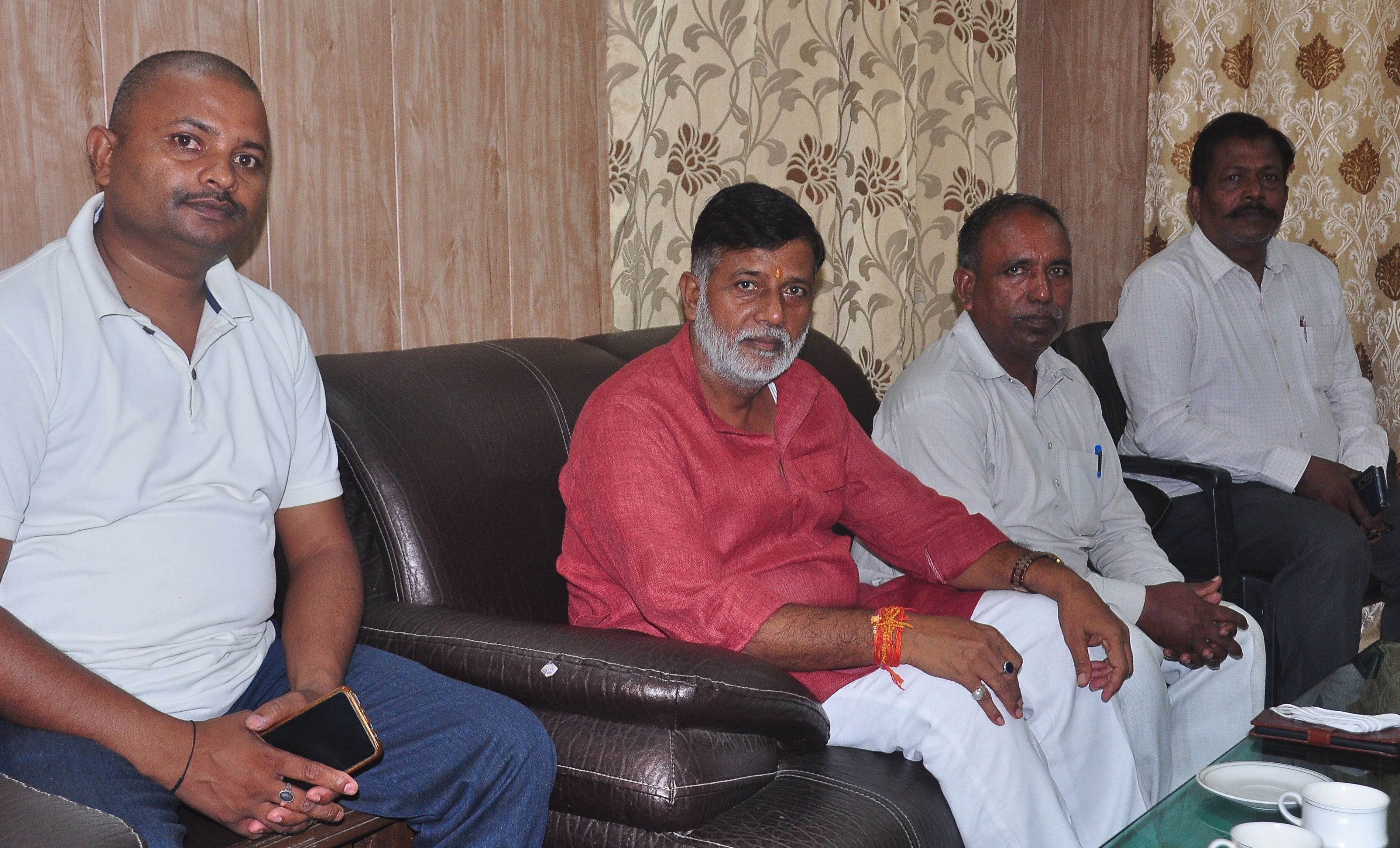 पीडब्ल्यूडी डाक बंगले में आयोजित प्रेसवार्ता में बोलते सदर विधायक राजकुमार पाल। संवाद पीडब्ल्यूडी डाक बंगले में आयोजित प्रेसवार्ता में बोलते सदर विधायक राजकुमार पाल। संवाद
