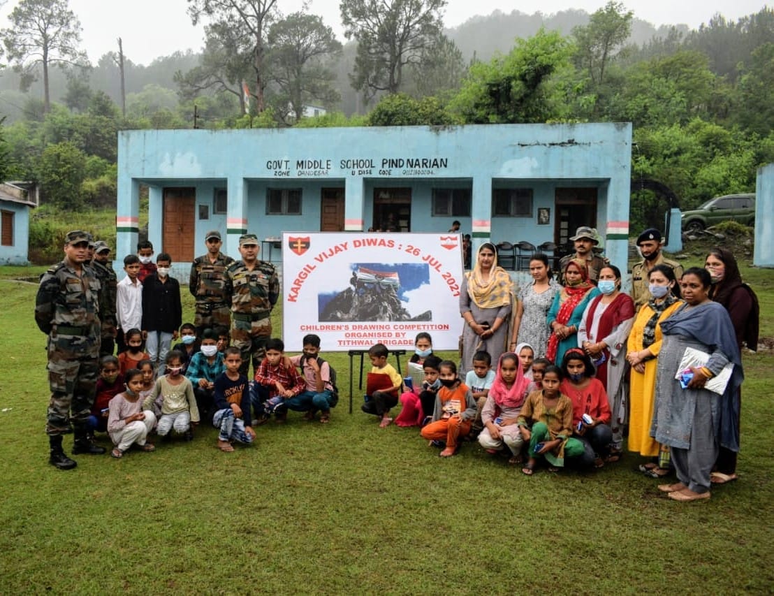सरकारी मिडिल स्कूल पिंड नारीया मे सेना ने करवाई चित्र कला प्रतियोगिता सरकारी मिडिल स्कूल पिंड नारीया मे सेना ने करवाई चित्र कला प्रतियोगिता