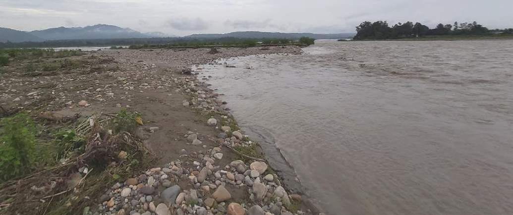  खदरी क्षेत्र में सौंग नदी के जलस्तर बढ़ने से हुआ भू कटाव।