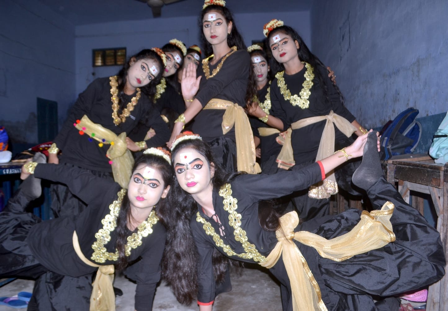 शामली जैन कन्या इंटर कॉलेज में नवर्निमत विद्यालय भवन के  प्रथत तल व प्रत्रिका विमोचन कार्यक्रम म?