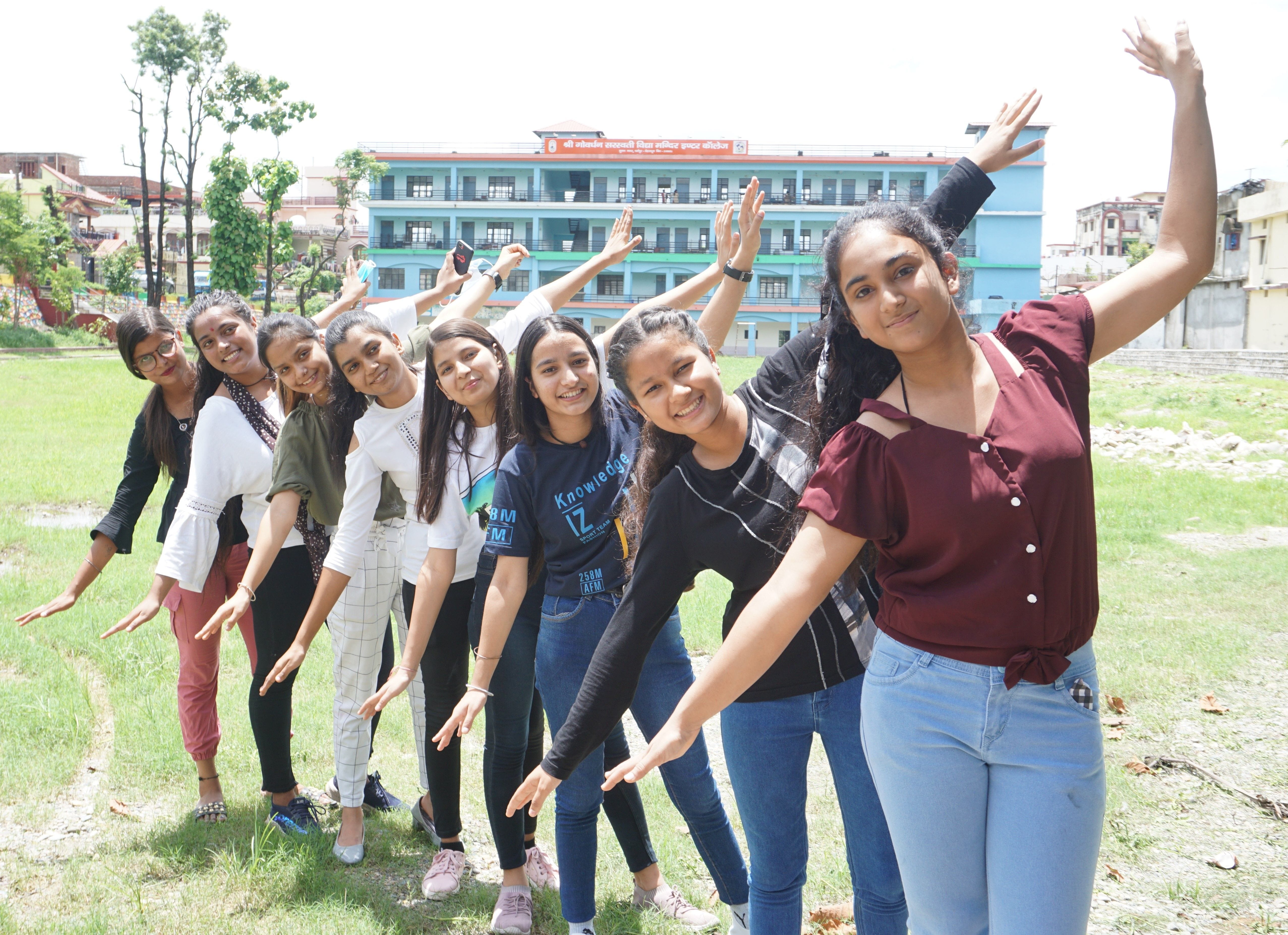 उत्तराखंड बोर्ड परिणाम आने के बाद धर्मपुर स्थित श्री गोवर्धन सरस्वती शिशु मंदिर में खुशी जाहिर ?