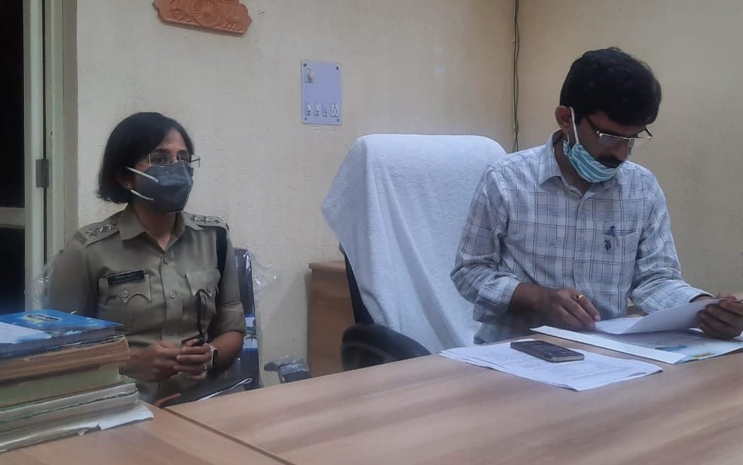 स्वतंत्रता दिवस की तैयारियों को लेकर अधिकारी-कर्मचारियों की बैठक लेते एसडीएम प्रदीप कुमार। स्वतंत्रता दिवस की तैयारियों को लेकर अधिकारी-कर्मचारियों की बैठक लेते एसडीएम प्रदीप कुमार।