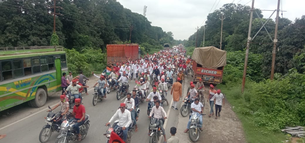 बेहट में निकाली गई सपा की साईकिल यात्रा बेहट में निकाली गई सपा की साईकिल यात्रा