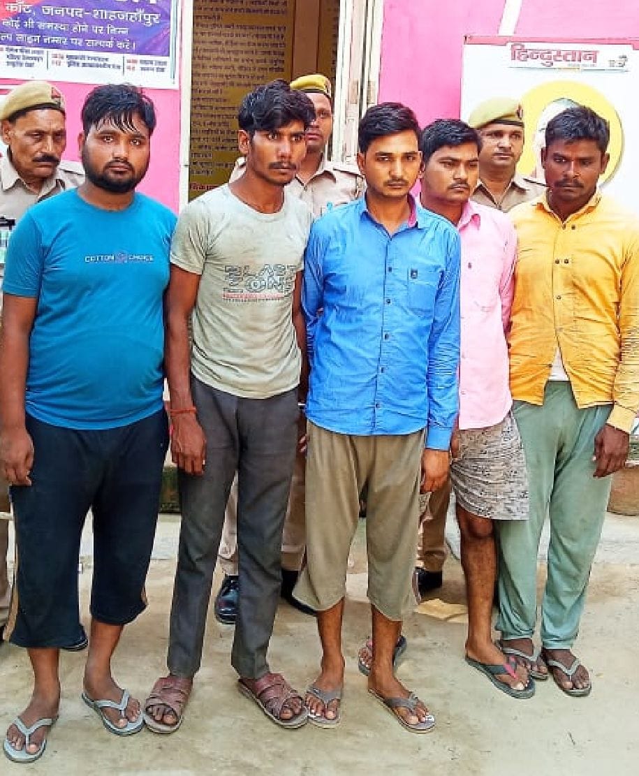 कांट पुलिस की गिरफ्त बलवीर हत्याकांड के पांचों आरोपी । संवाद