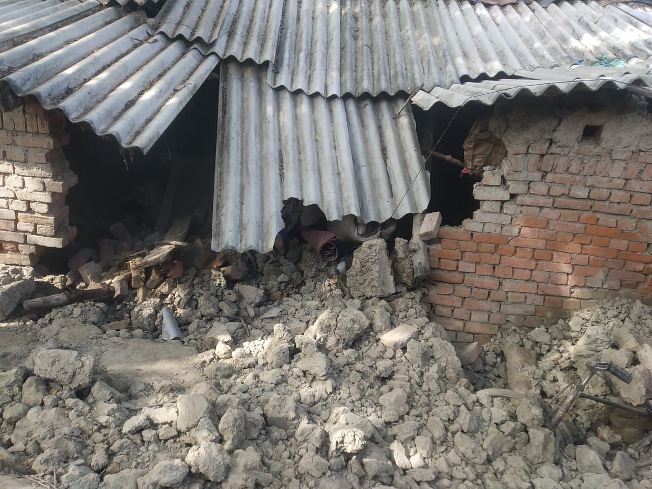 After the rain stopped, the process of collapse of kutcha houses, two including a woman died After the rain stopped, the process of collapse of kutcha houses, two including a woman died