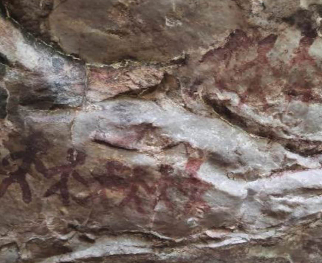 30 thousand old rock paintings found in Bakswaha 30 thousand old rock paintings found in Bakswaha