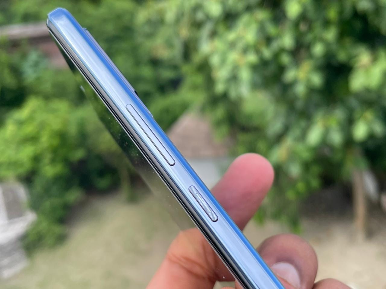 Vivo V21 5G Review: 30 हजार रुपये की रेंज में 5जी सपोर्ट के साथ बेस्ट सेल्फी कैमरा फोन