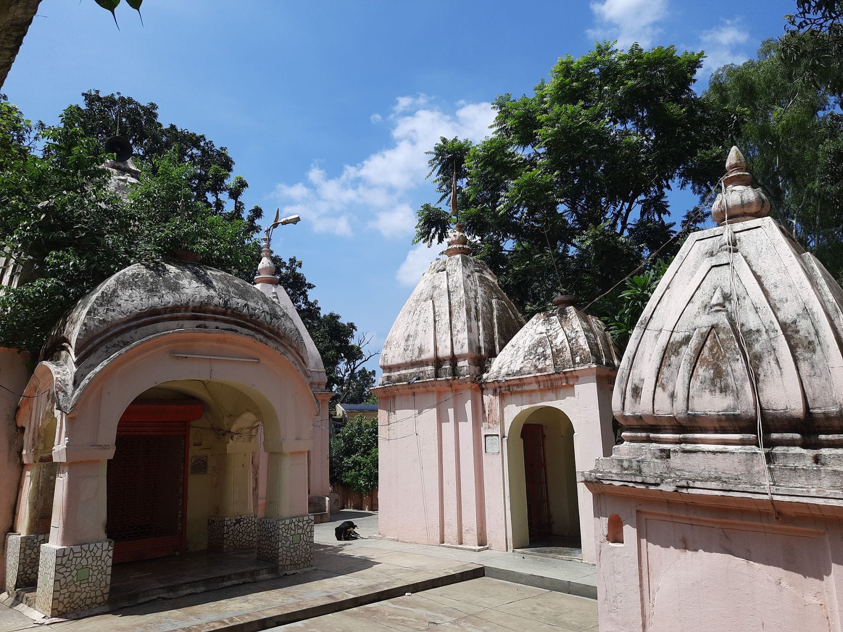 -- सहारनपुर के फुलवारी आश्रम में स्थित मंदिर -- सहारनपुर के फुलवारी आश्रम में स्थित मंदिर