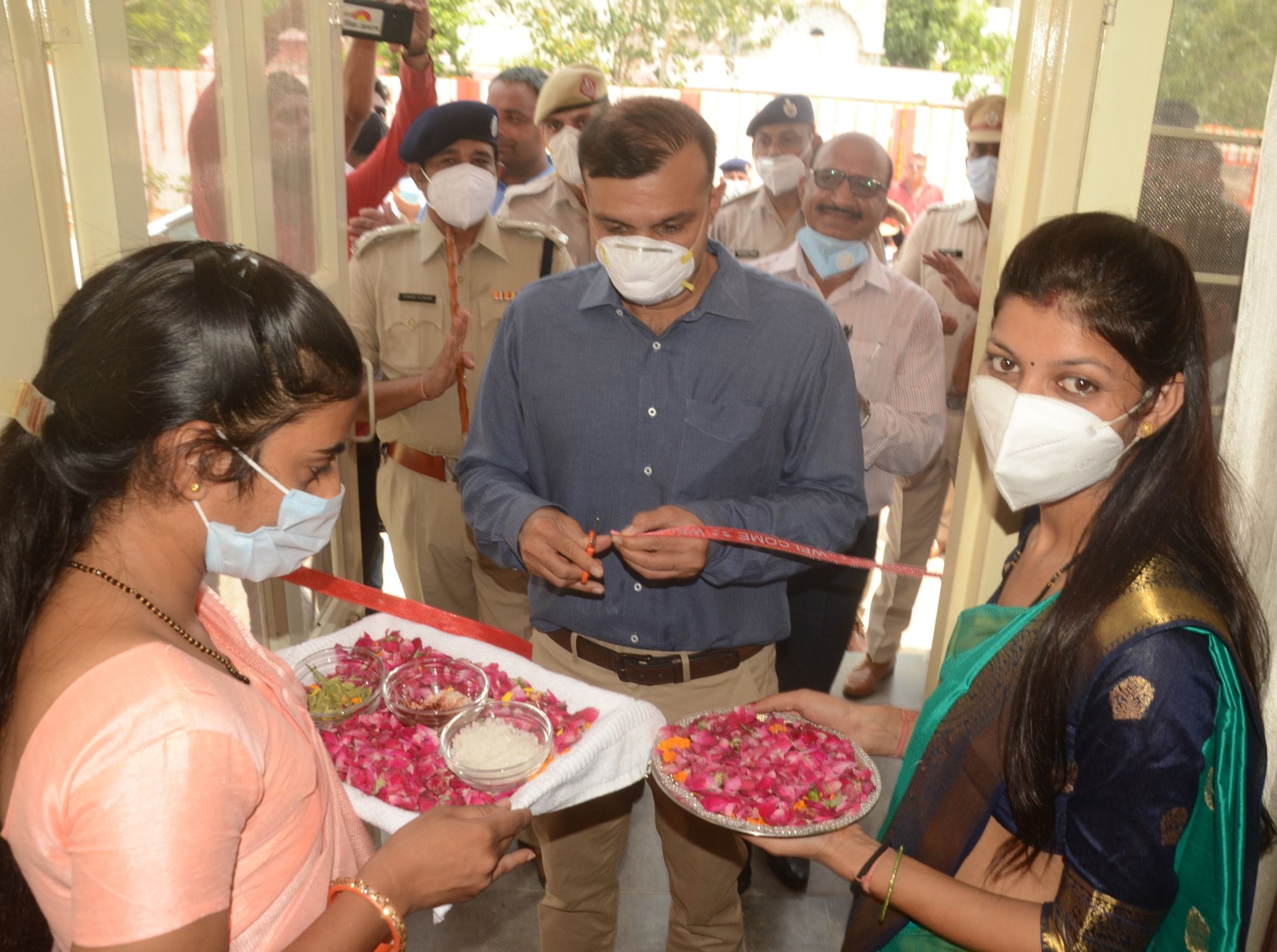 पुलिस कॉलोनी का उद्घाटन करते एडीजीपी संदीप खिरवार। पुलिस कॉलोनी का उद्घाटन करते एडीजीपी संदीप खिरवार।