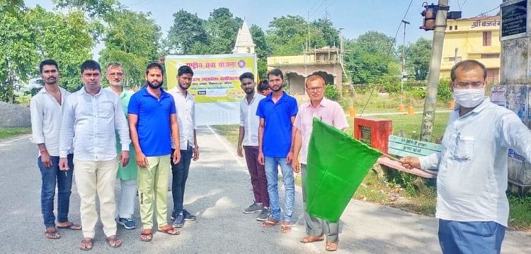 फ्रीडम रन में सेहत के लिए दौड़ युवा पूर क्षेत्र के लखनापार चट्टी पर आयोजित फ्रीडम फार रन कार्यक्रम को हरी झंडी दिखाकर रवाना करते कार?