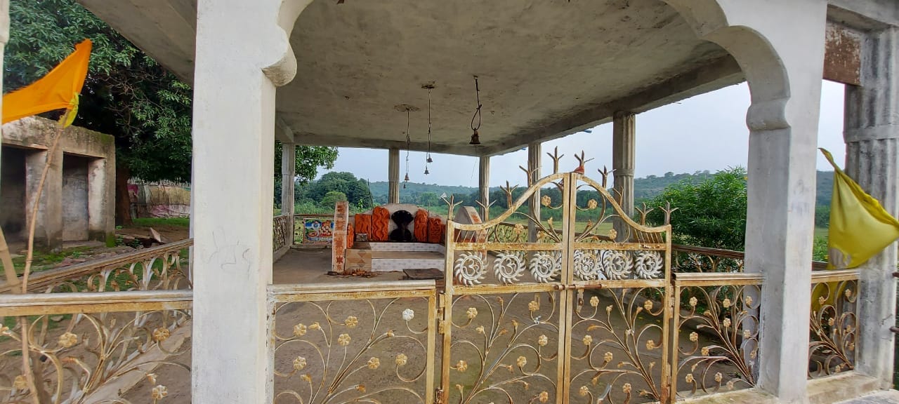नगर पंचायत क्षेत्र का वह स्थान जहां नाग देवता का पूजन होता है नगर पंचायत क्षेत्र का वह स्थान जहां नाग देवता का पूजन होता है