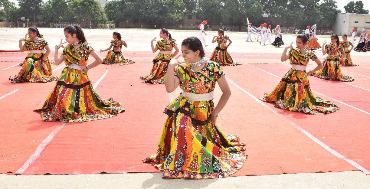 पानीपत। शिवाजी स्टेडियम में फाईनल रिहर्सल के दौरान प्रस्तुति देती हुई एसडीवीएम स्कूल की छात्रा? पानीपत। शिवाजी स्टेडियम में फाईनल रिहर्सल के दौरान प्रस्तुति देती हुई एसडीवीएम स्कूल की छात्रा?