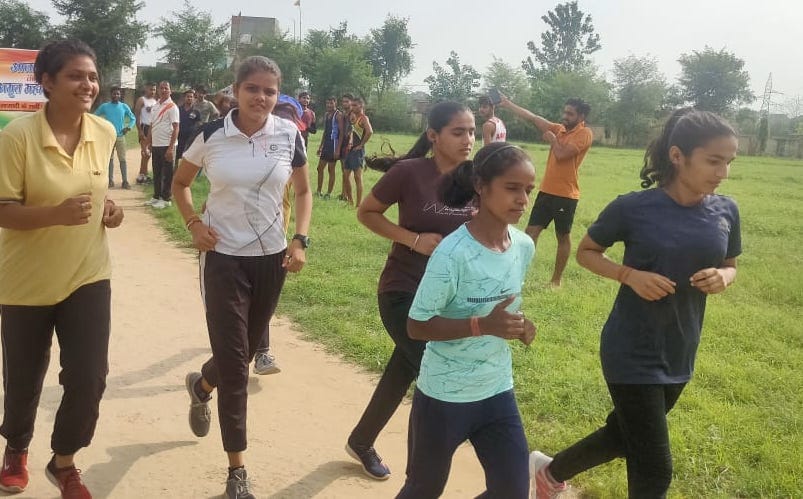 शामली उधम सिंह स्पोर्ट्स स्टेडियम में आजादी के अमृत महोत्सव के अंतर्गत दौड प्रतियोगिता में भाग ?