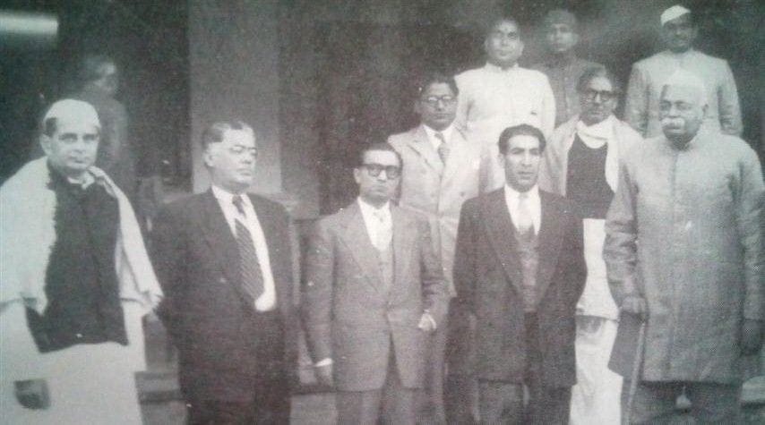 मोहनलाल गौतम सबसे बाएं, गोविंद बल्लभ पंत व अन्य स्वतंत्रता सेनानियों के साथ। मोहनलाल गौतम सबसे बाएं, गोविंद बल्लभ पंत व अन्य स्वतंत्रता सेनानियों के साथ।