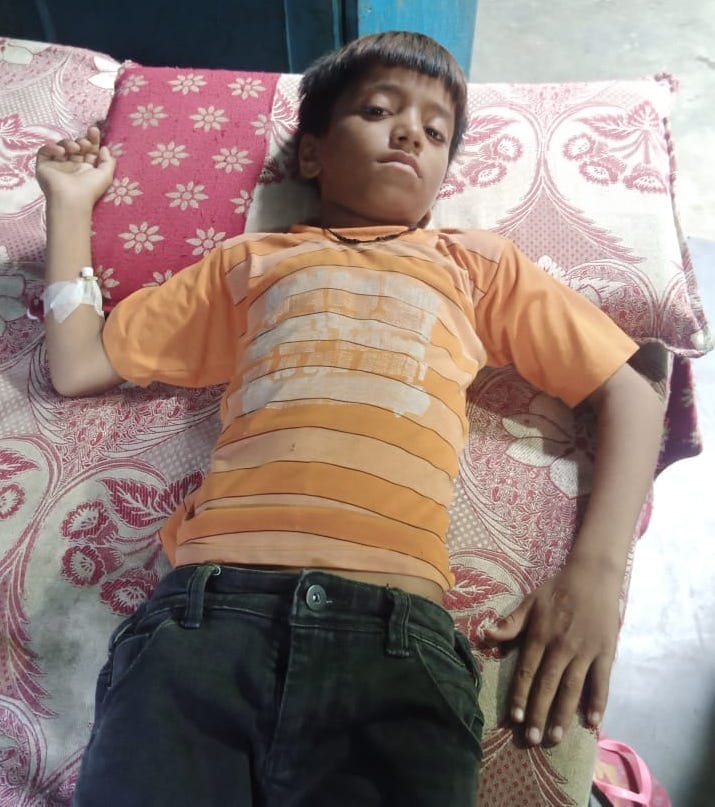 कांधला के मोहल्ला शेखजादगान में दूषित पानी पीने से बीमार बच्चा सुहेल कांधला के मोहल्ला शेखजादगान में दूषित पानी पीने से बीमार बच्चा सुहेल