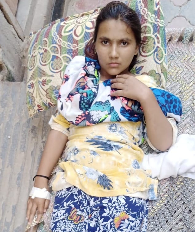 कांधला के मोहल्ला शेखजादगान में दूषित पानी पीने से बीमार युवती शबाना कांधला के मोहल्ला शेखजादगान में दूषित पानी पीने से बीमार युवती शबाना