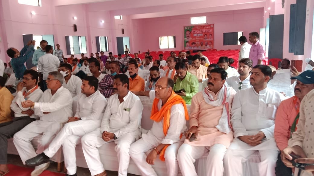 कार्यक्रम में मौजूद भाजपा कार्यकर्ता
