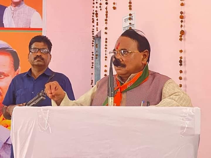 जीआईसी कॉलेज में कार्यकर्ताओं को संबोधित करते केंद्रीय मंत्री