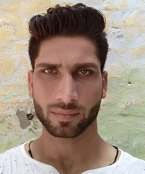 सिनौली गांव का युवक वीशु सिनौली गांव का युवक वीशु