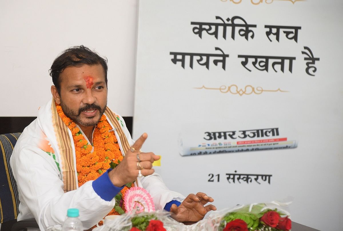 Prayagraj News : पीयूष दुबे, भारतीय हॉकी टीम के कोच।