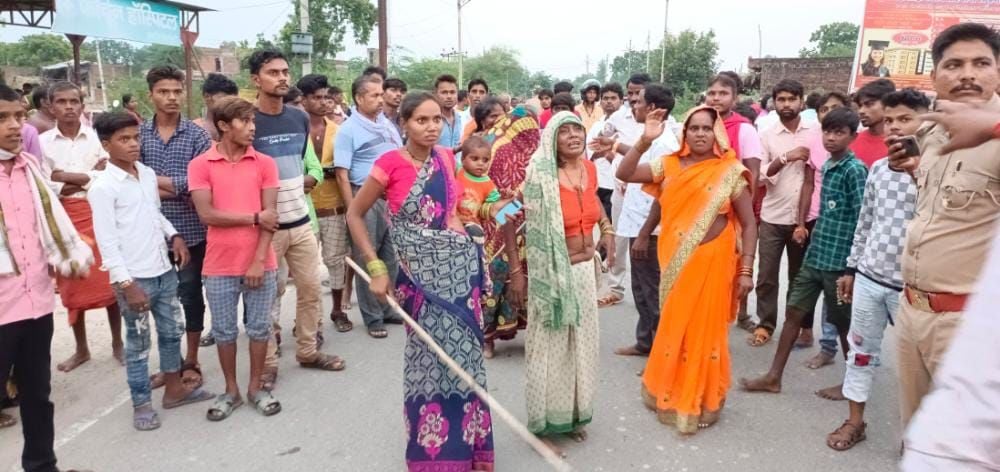 innocent boy crushed by bolero infront of district hospital while crossing road, hangama innocent boy crushed by bolero infront of district hospital while crossing road, hangama