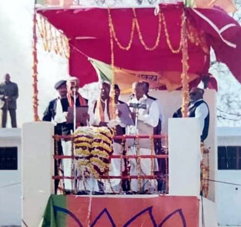छात्रसंघ अध्यक्ष को शपथ दिलाते पूर्व मुख्यमंत्री कल्याण सिंह फाइल फोटो