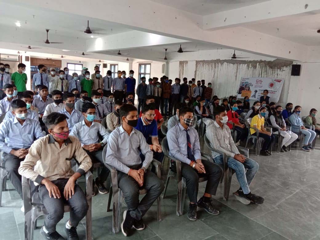 फोटो 24एयूआरपी13- कार्यक्रम के दौरान मौजूद स्कूली छात्र-छात्राएं फोटो 24एयूआरपी13- कार्यक्रम के दौरान मौजूद स्कूली छात्र-छात्राएं