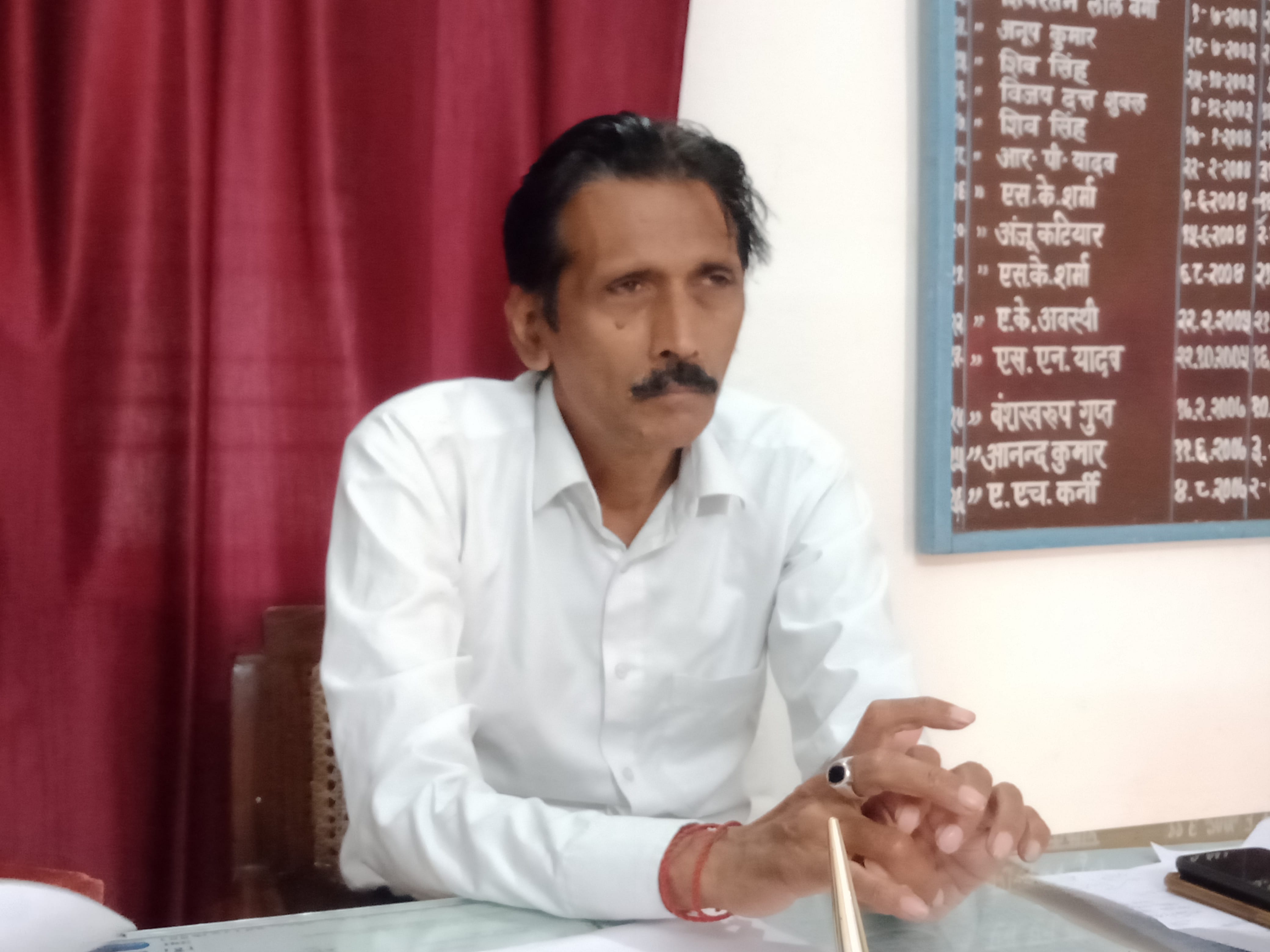 फोटो संख्या 10 आर - एसडीएम सत्यप्रकाश फोटो संख्या 10 आर - एसडीएम सत्यप्रकाश
